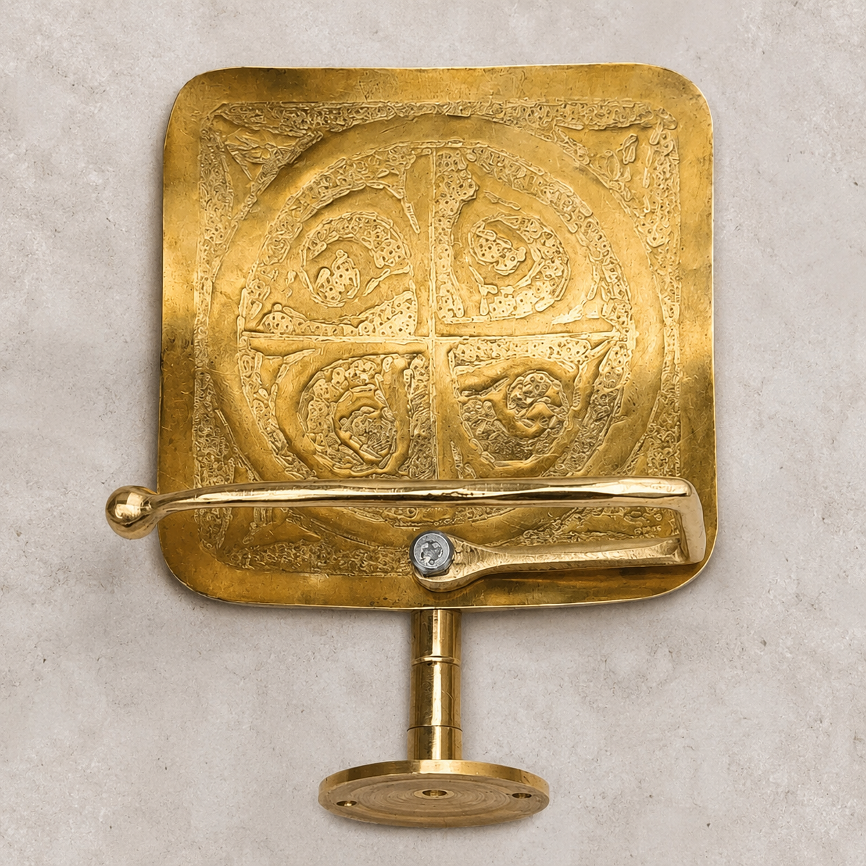 Moroccan Brass Toilet Paper Holder – Handcrafted Engraved Bathroom Wall Decor