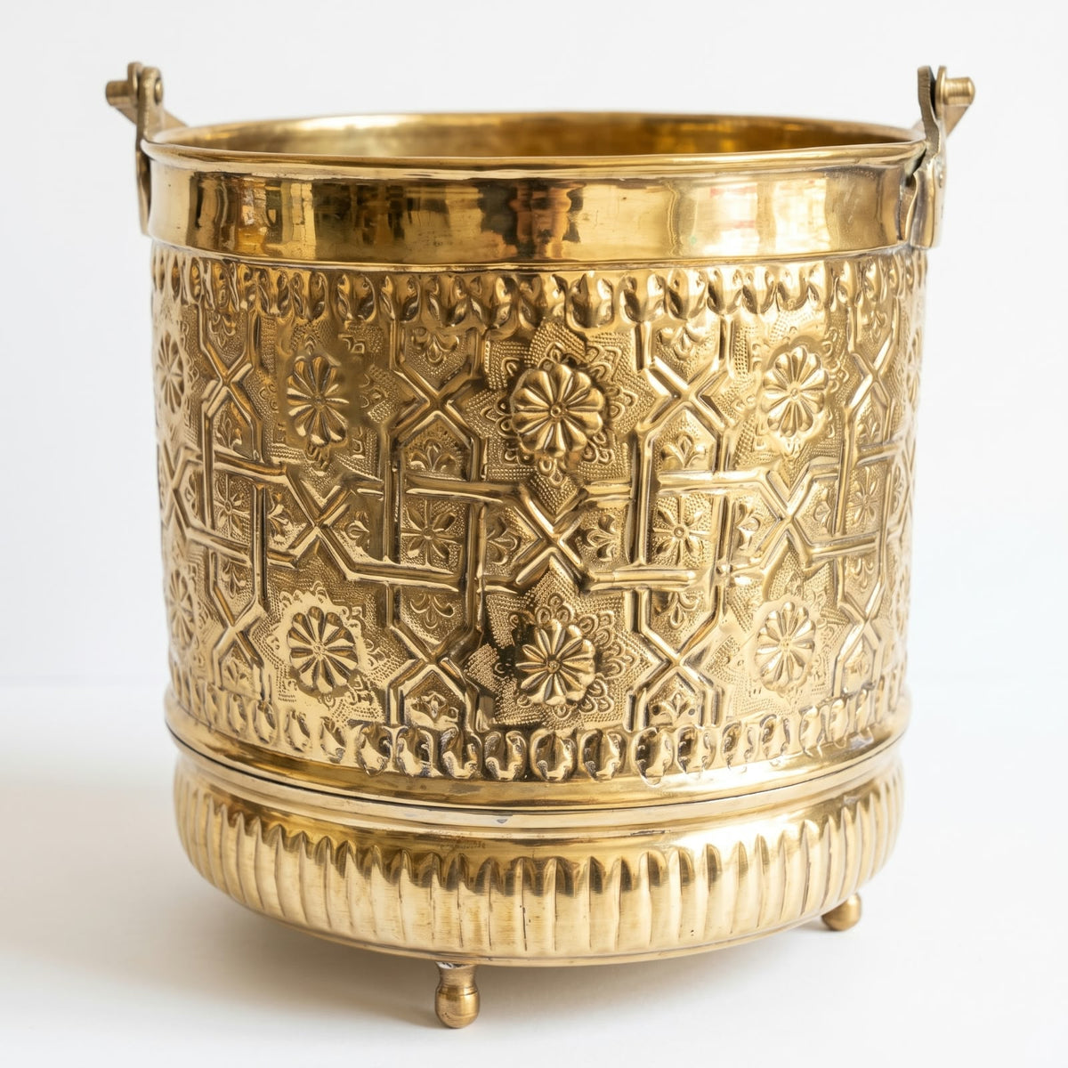 Moroccan Engraved Brass Bucket – Traditional Hammam & Luxury Home Decor